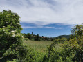Vue sur l'église de Veyssilieu