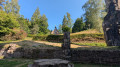 Vue sur la chapelle depuis les ruines