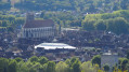 Vue sur le coeur de Villeneuve-sur-Yonne depuis la montée vers la Haute Epine