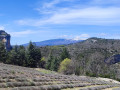 Vue sur le Mont Ventoux et le Rocher du Cire