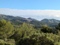 Vue sur les collines alentours et aire de la Moure