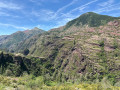 Vue Sur les gorges, la cime du Raton et la tête de Rigaud