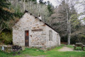 La Maison Forestière de l'Estanyol et l'Abri du Pinatell depuis Valmanya La Maison Forestière de l'Estanyol et l'Abri du Pinatell depuis Valmanya